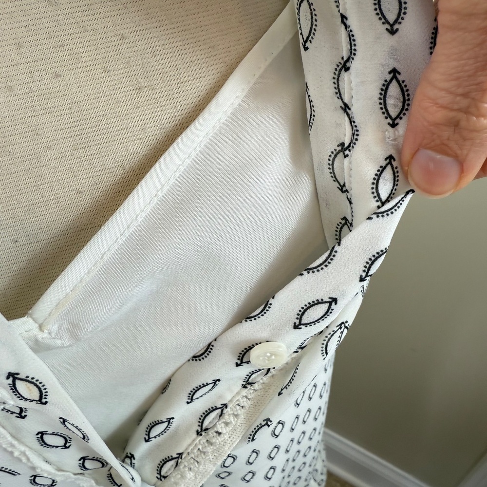 Sleeveless Cream and Black Patterned Mini Dress - Picture 4 of 4